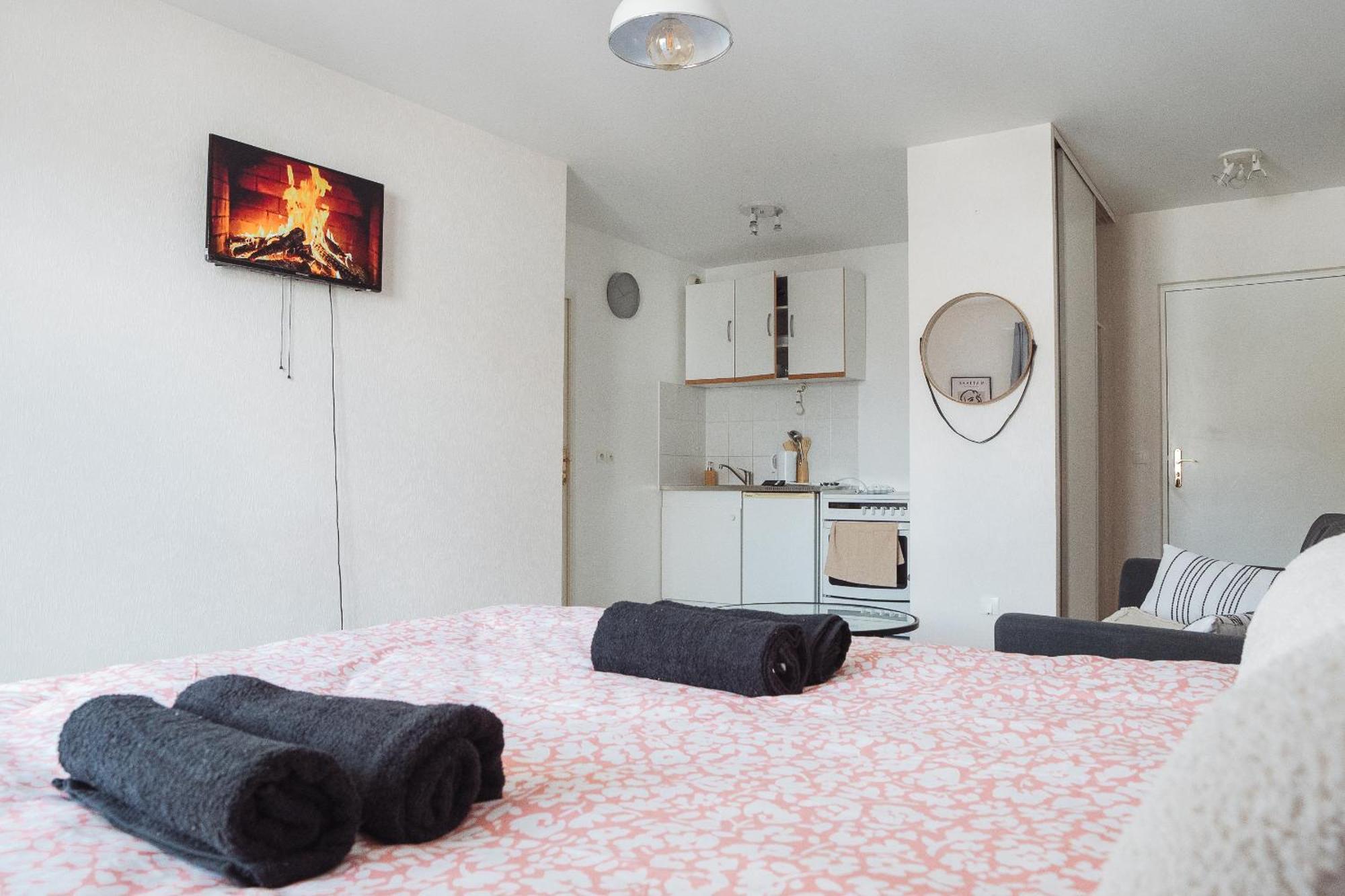 Cosy Studio Entre Paris Et Disneyland Paris Appartement Esbly Buitenkant foto