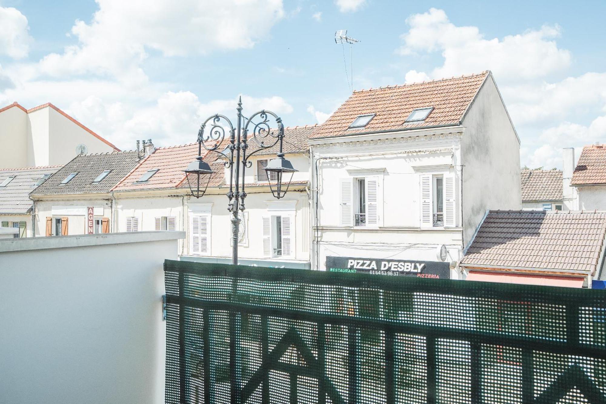 Cosy Studio Entre Paris Et Disneyland Paris Appartement Esbly Buitenkant foto